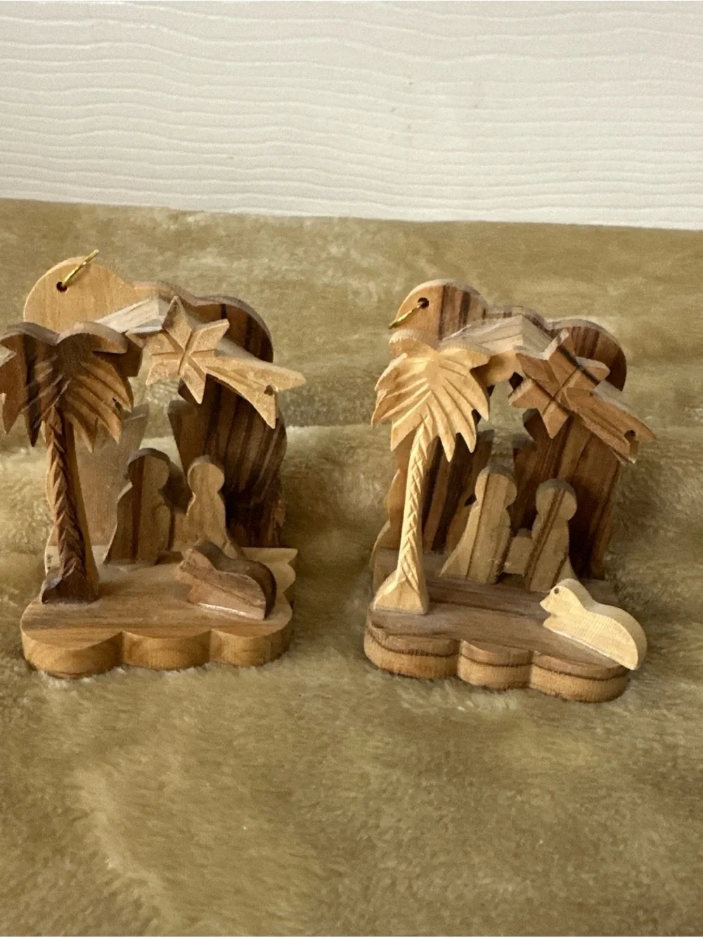 Hand-carved Bethlehem Star olive wood nativity ornaments Set Of Two In GUC